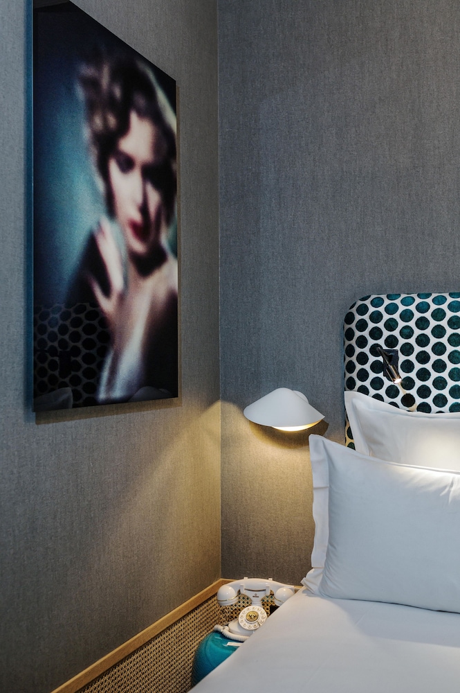 HANDSOME HOTEL BY ELEGANCIA 44/74