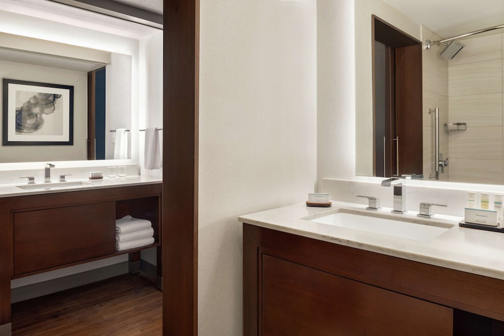 Embassy Suites Indianapolis Downtown 12/75