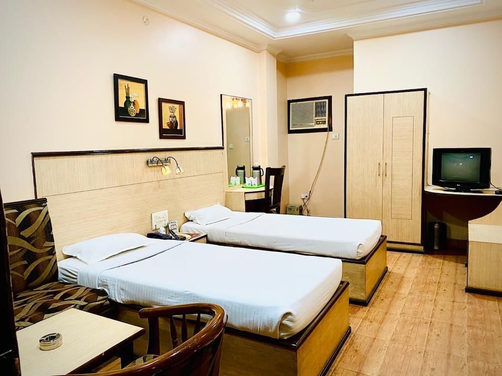 HOTEL PRAYAG INN 11/45