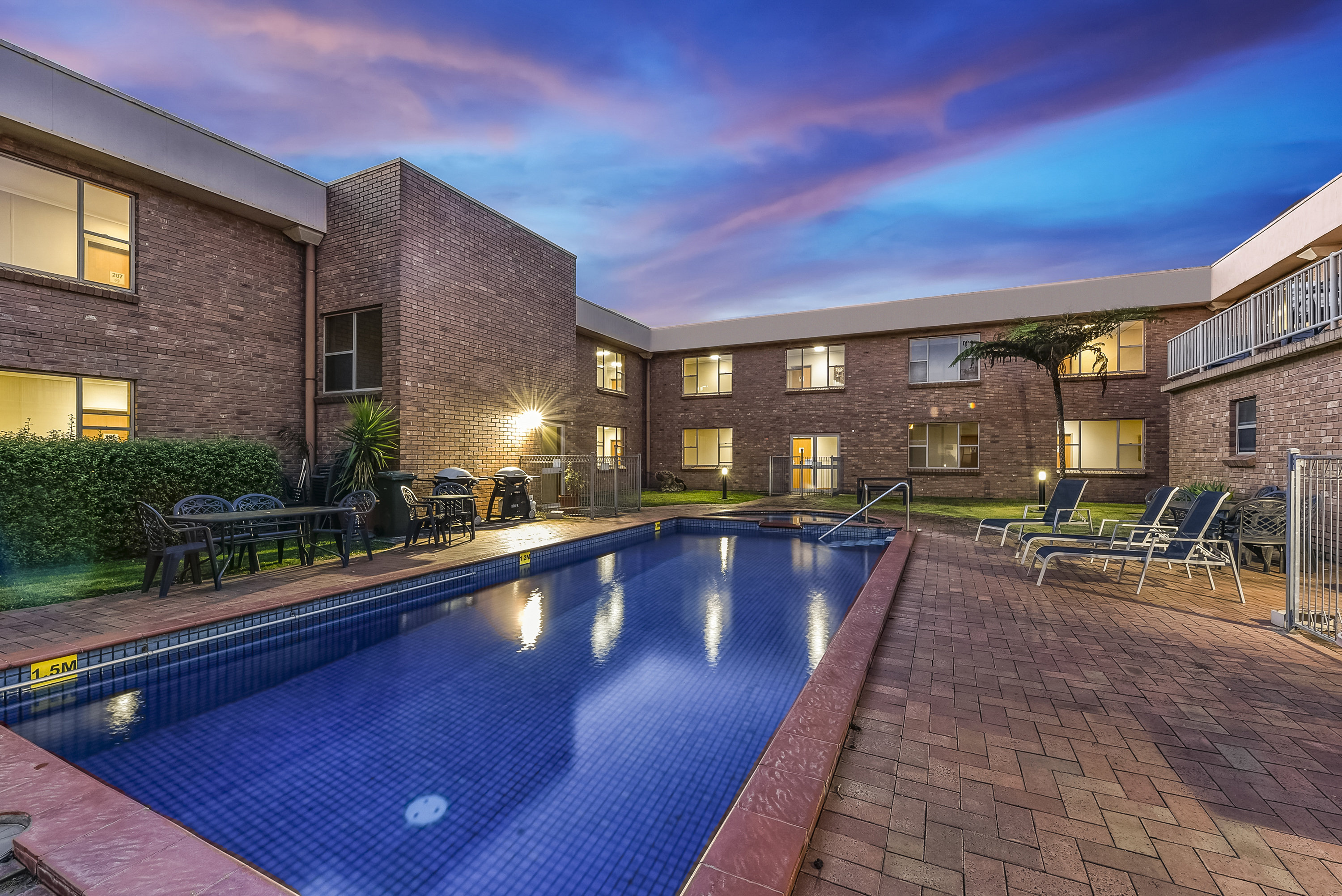 Southgate Motel 23/33