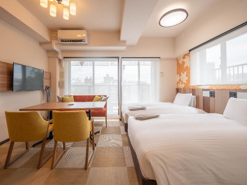 Family Suite, Suite