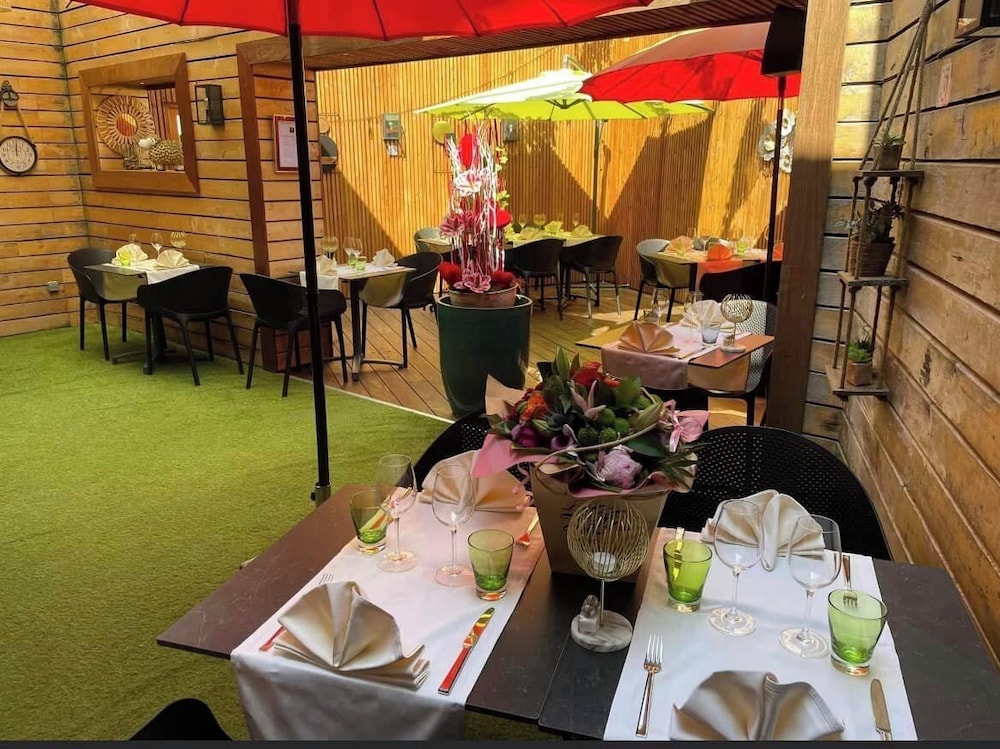 Logis Hotel and Restaurant - Le Mouton Blanc 26/36