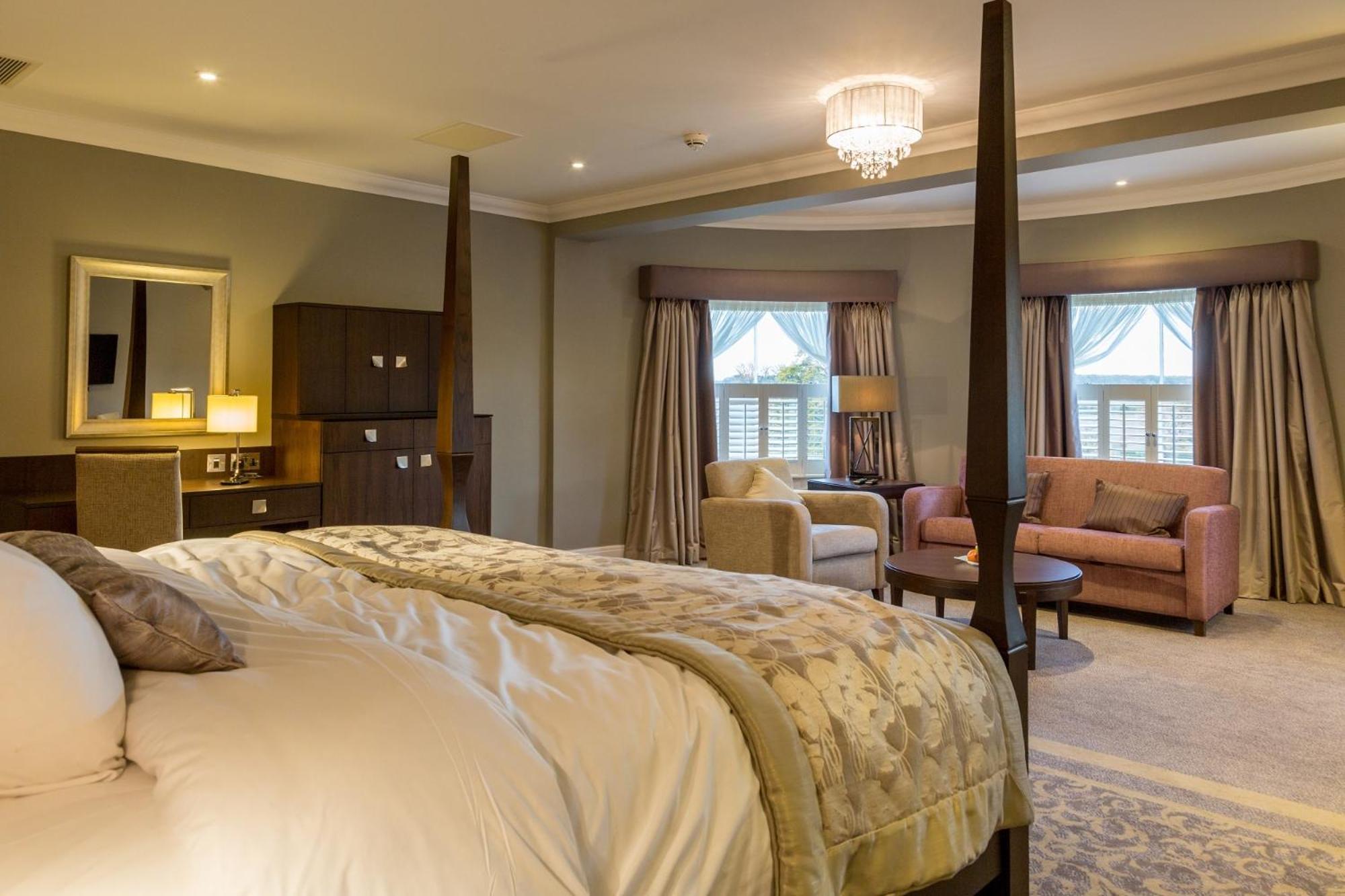Four Poster, Suite