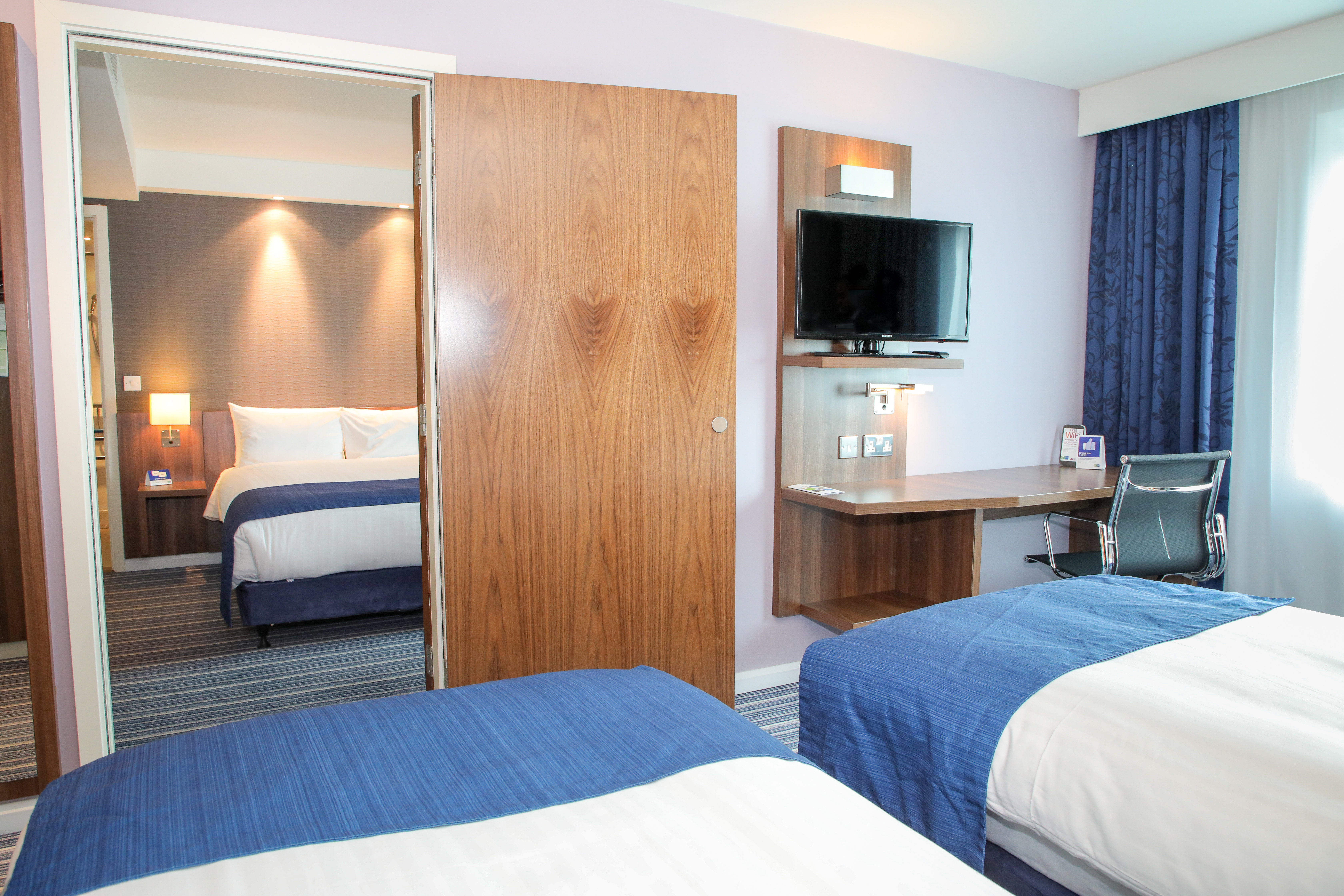 Holiday Inn Express London Heathrow T5 40/70