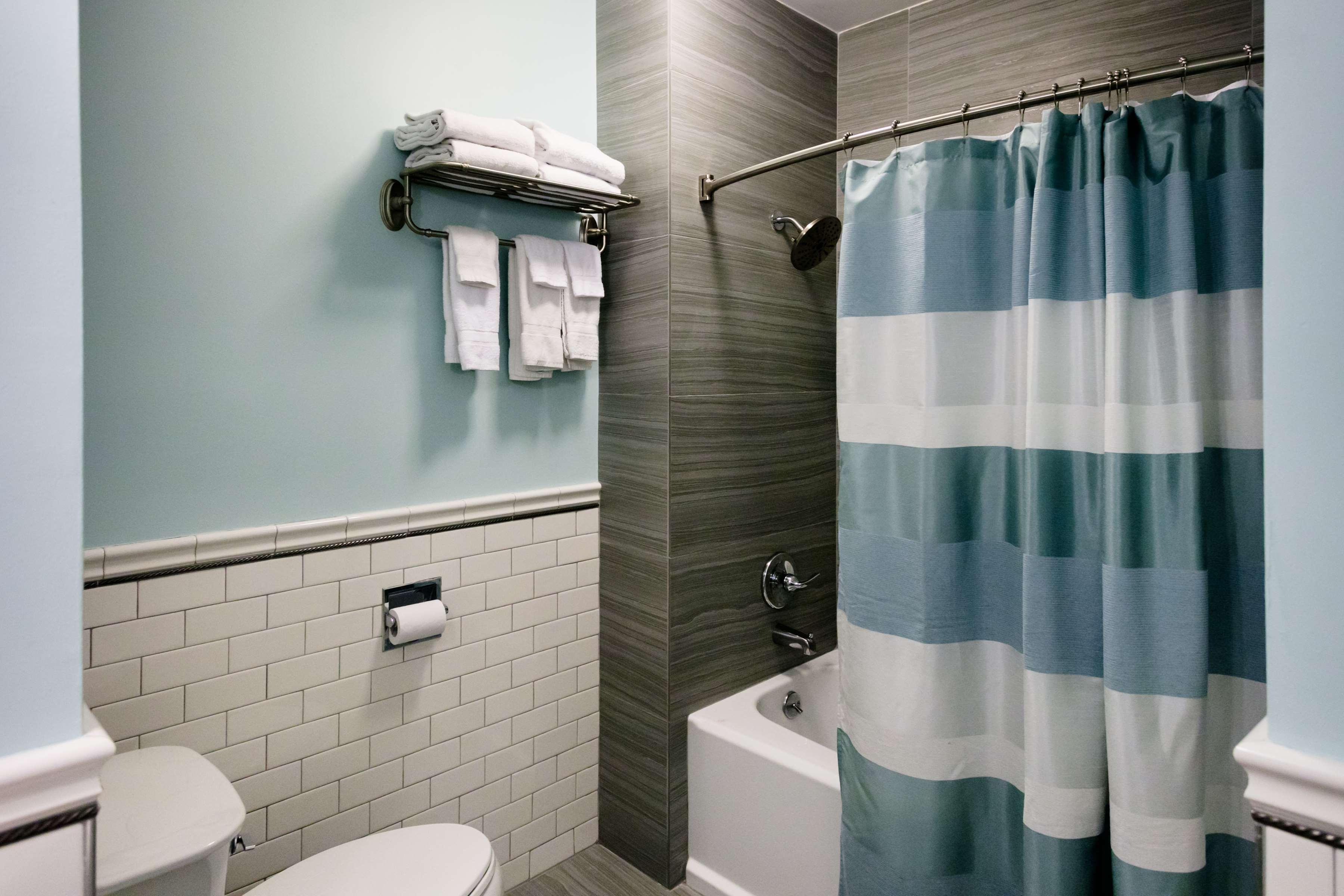 Room, 2 Double Beds, Bijou Hotel 2/2