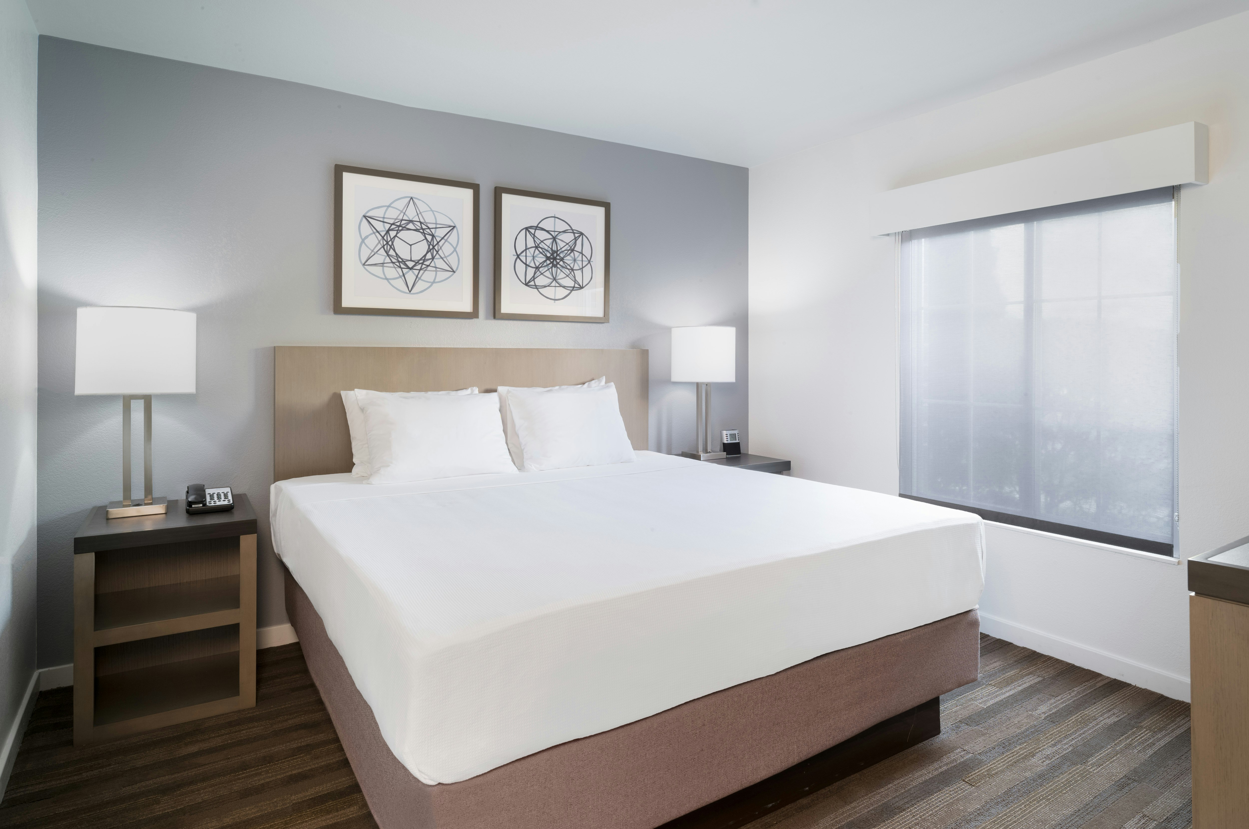 HYATT house White Plains 22/74