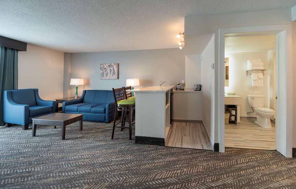 Best Western Plus Wausau Tower Inn 30/43