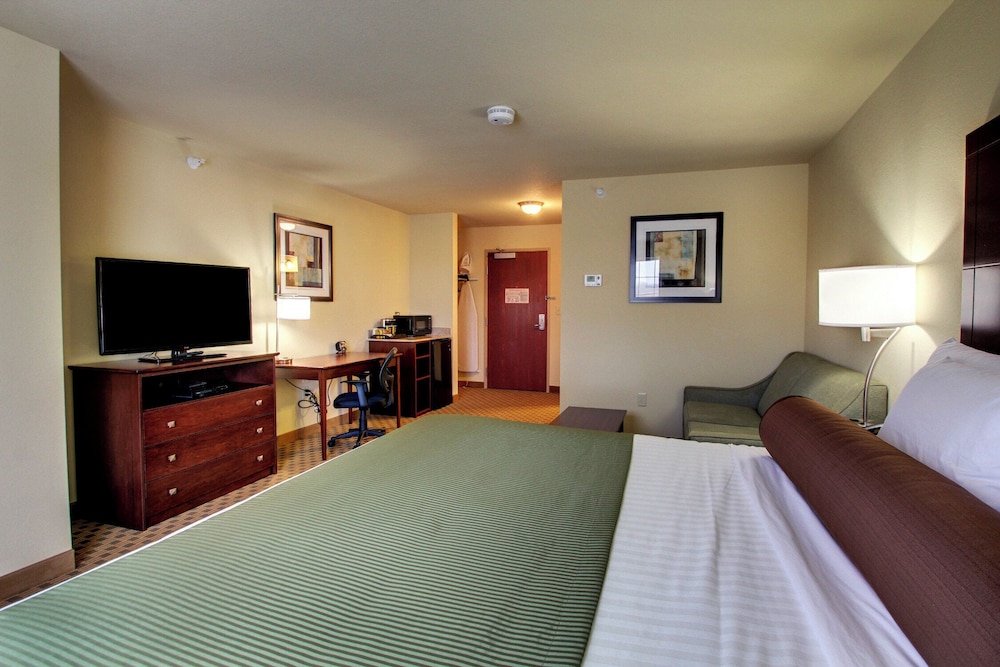Cobblestone Hotel And Suites Broken Bow 11/51