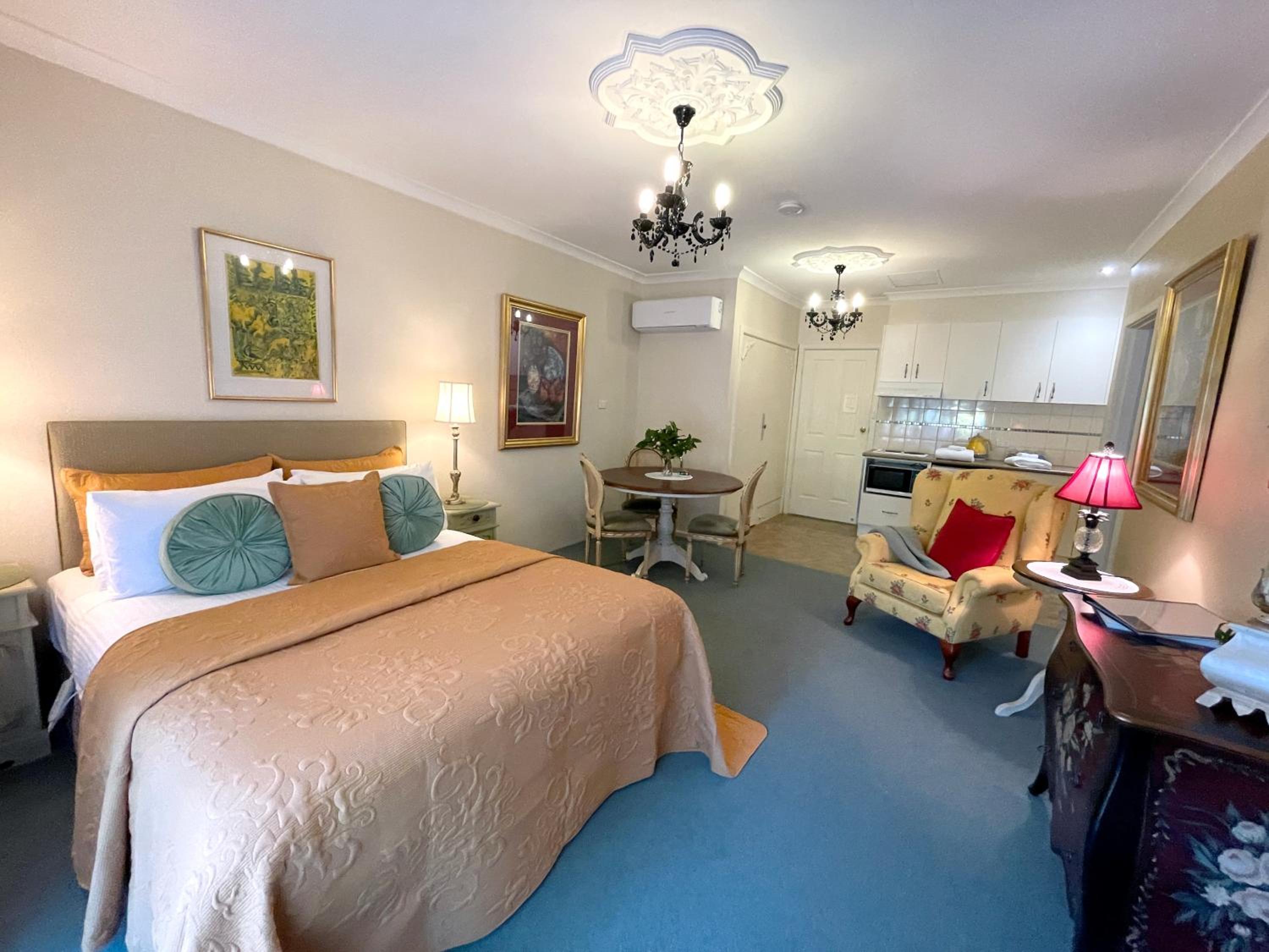 ROSEWOOD GUESTHOUSE 18/50
