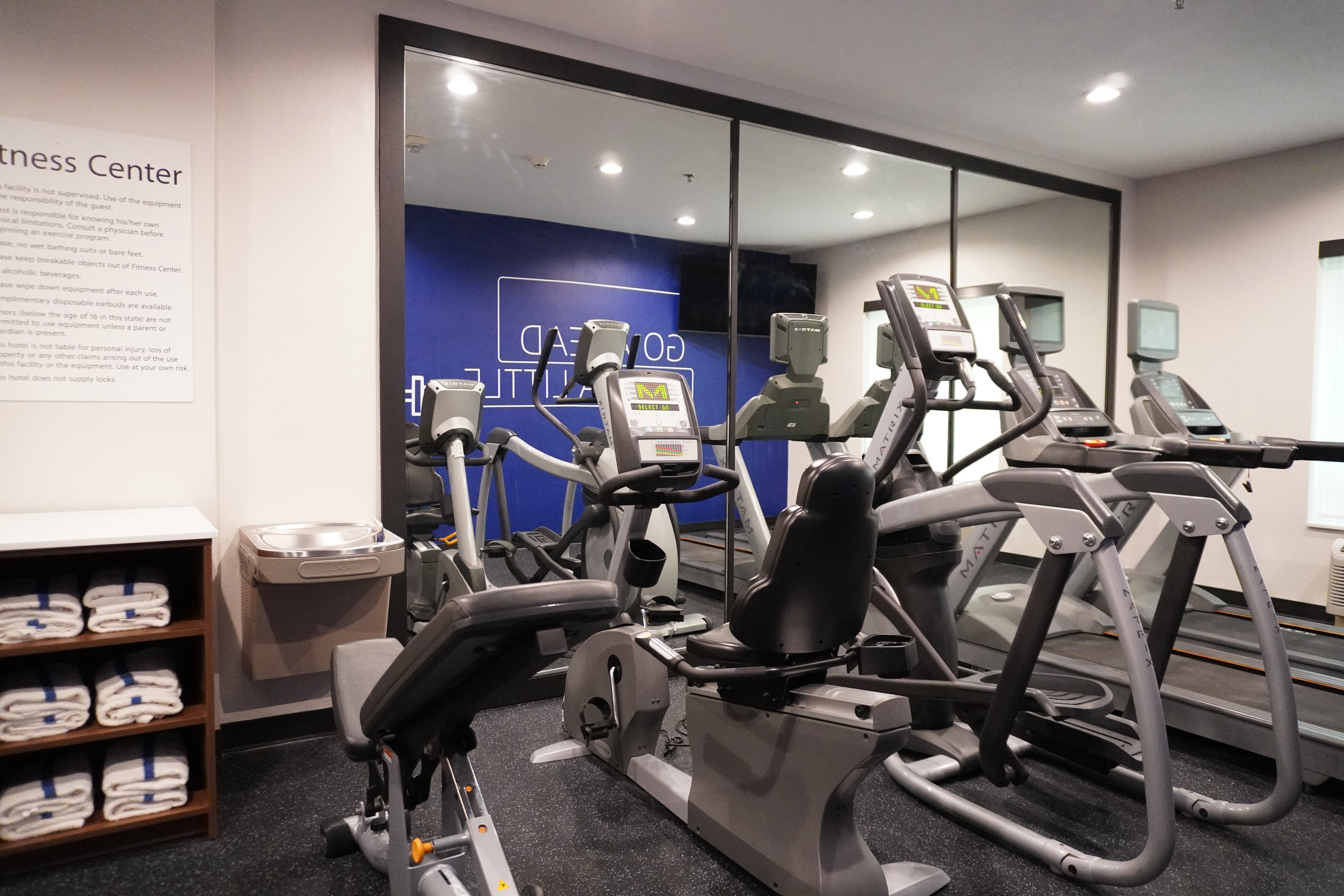 Holiday Inn Express Hotel Suites Alexandria 32/62