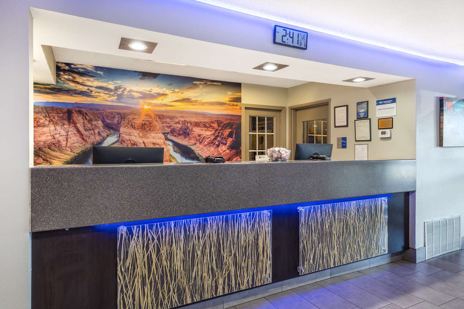 Best Western McCarran Inn 7/42