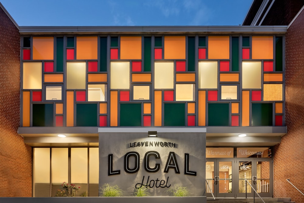 Leavenworth Local Hotel 2/43