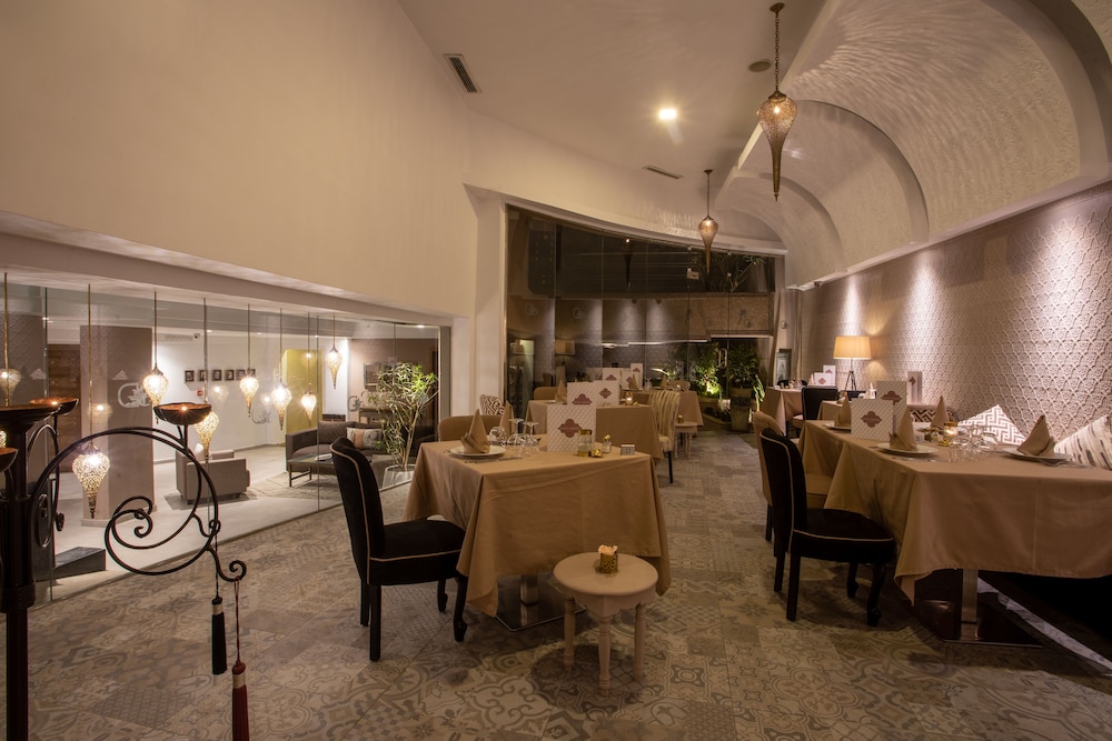 Dellarosa Boutique Hotel & Spa 54/70