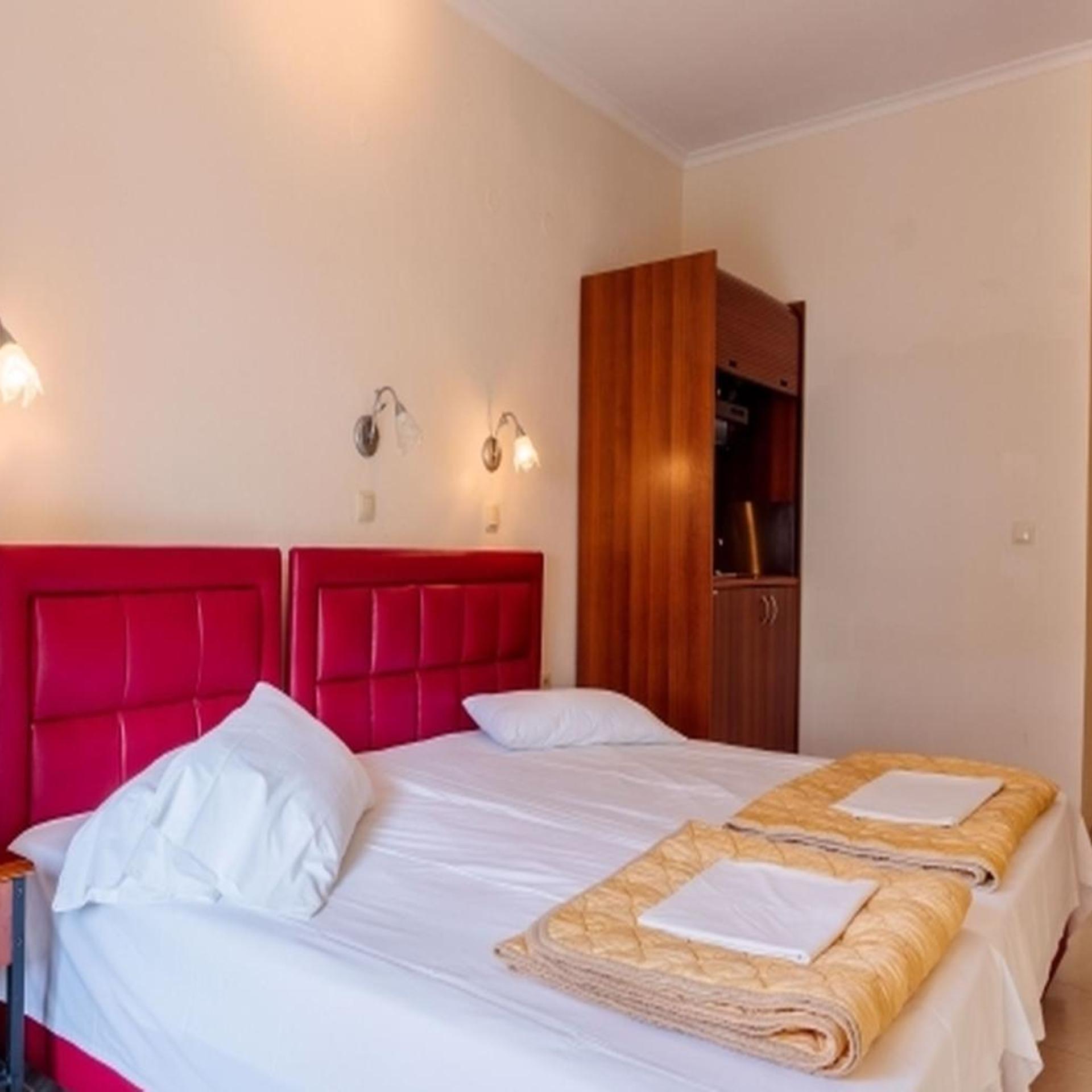 Christina Hotel 27/50