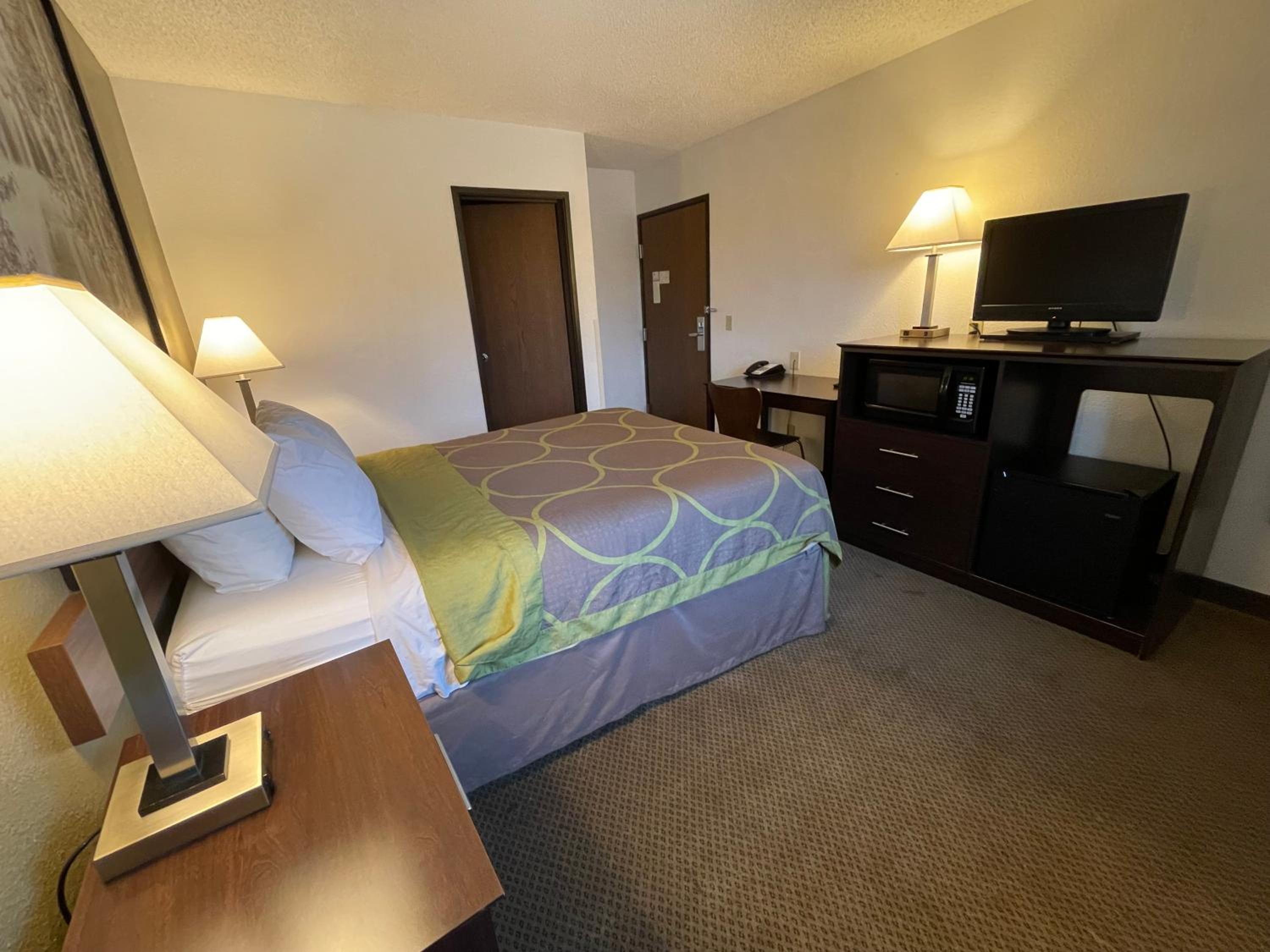 Studio 1 Hotel and Extended Stay Missoula 14/38