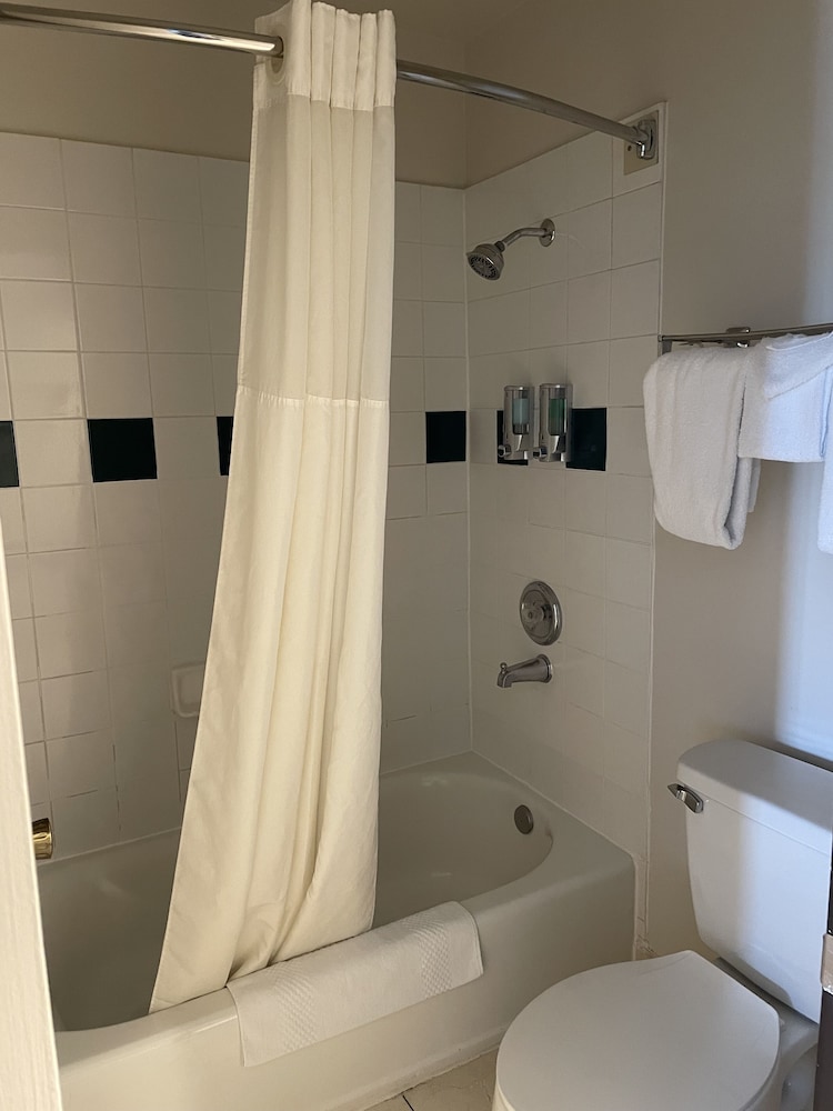 Quality Inn Ontario Airport Convention Center 20/54