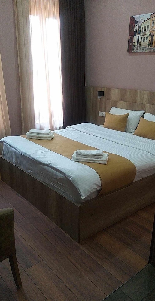 STANDARD, DOUBLE BED