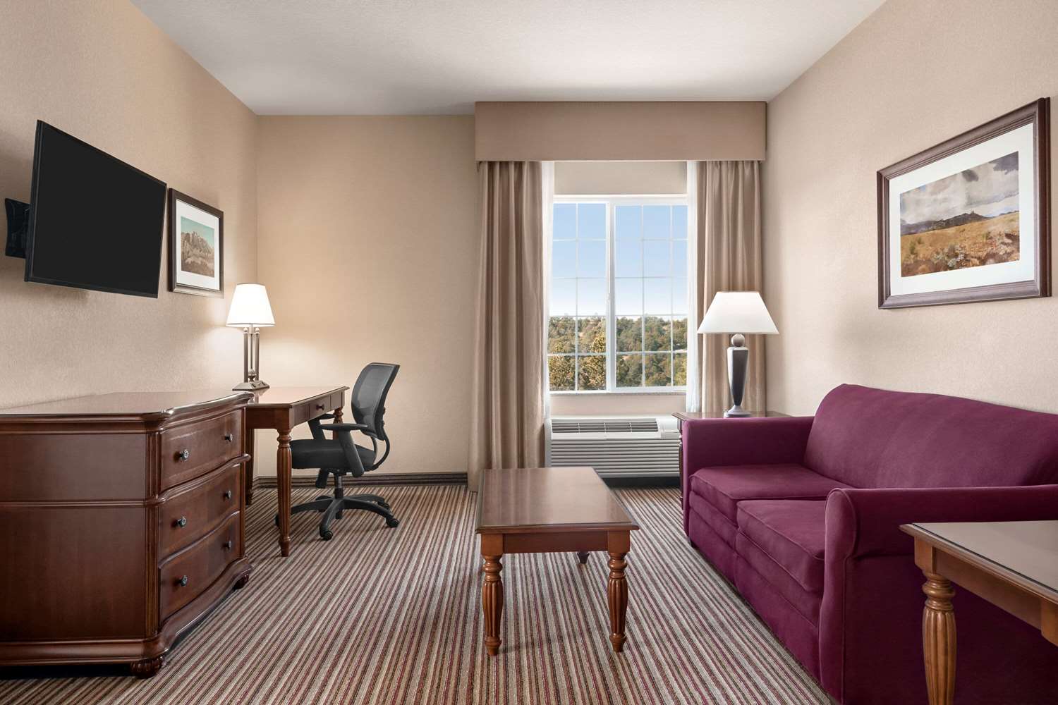 La Quinta Inn & Suites by Wyndham Trinidad 40/61