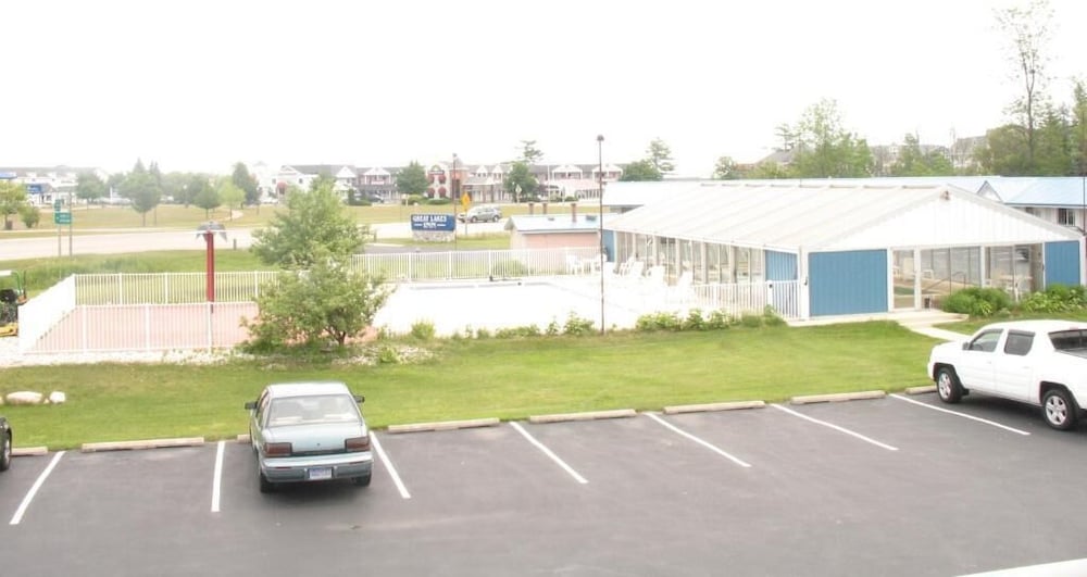 Great Lakes Inn 49/62