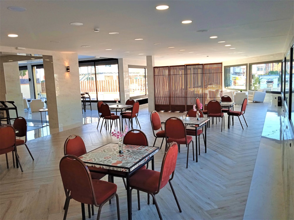 Hotel 153 53/71