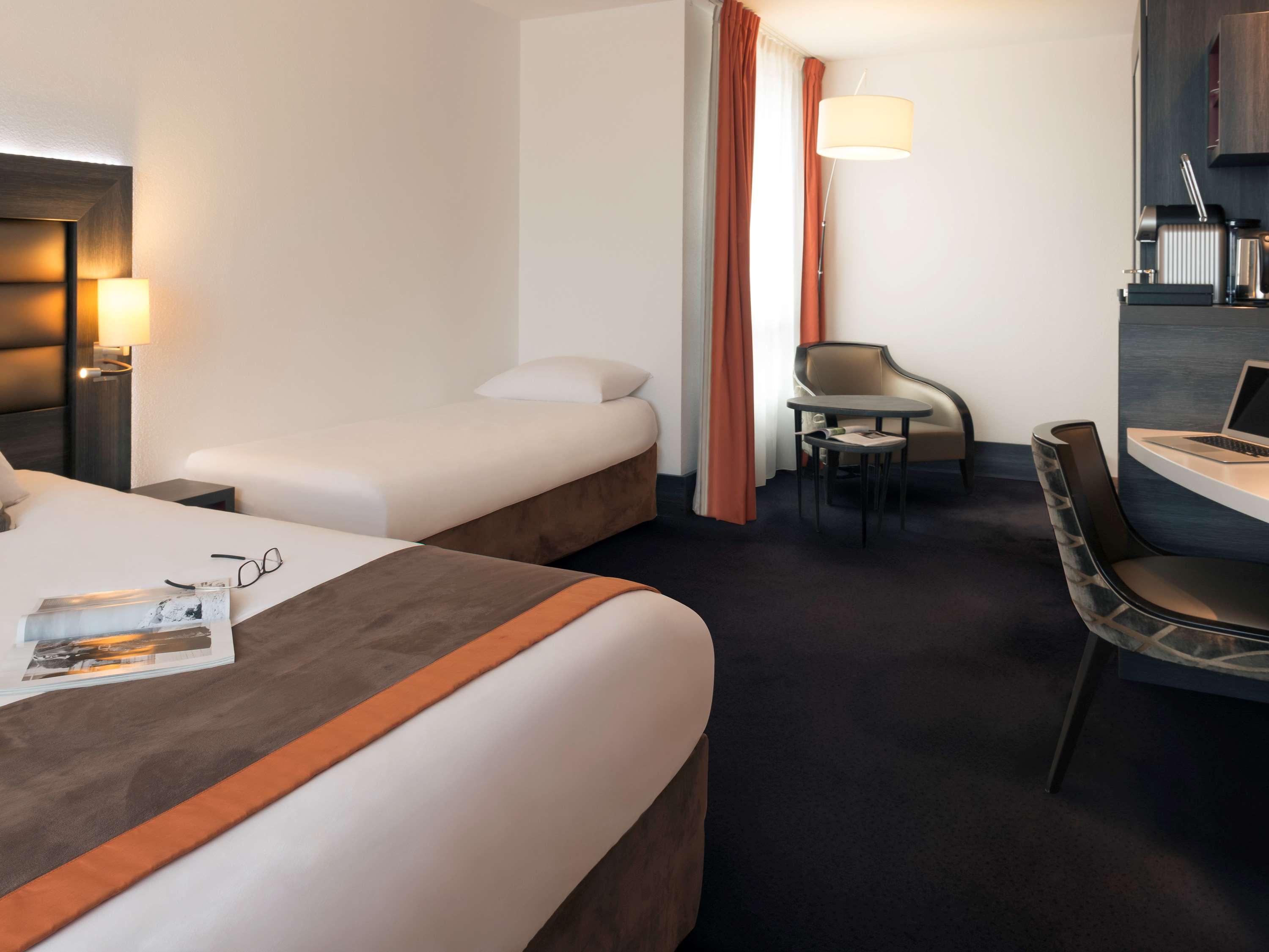 EXECUTIVE, SUITE, 1 KING AND 1 SINGLE BEDS