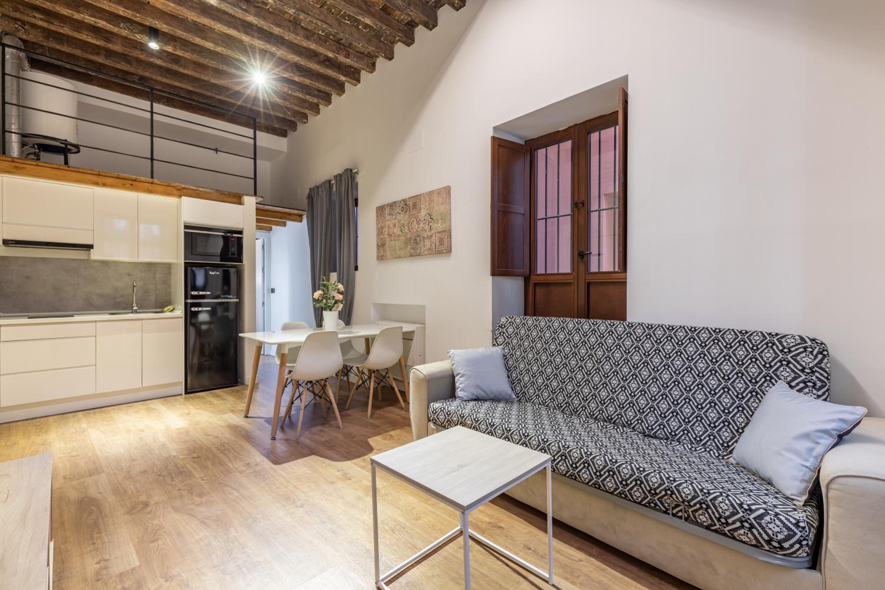 Apartamentos Granada Deluxe 3000 12/27