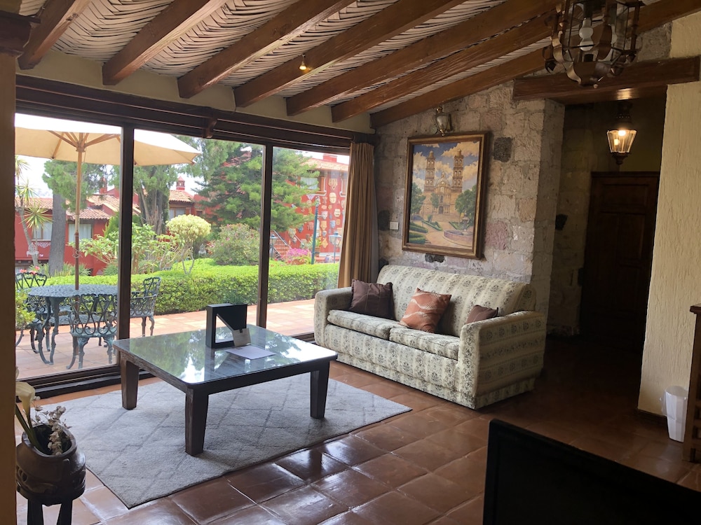 Villa San Jose Hotel And Suites 24/50