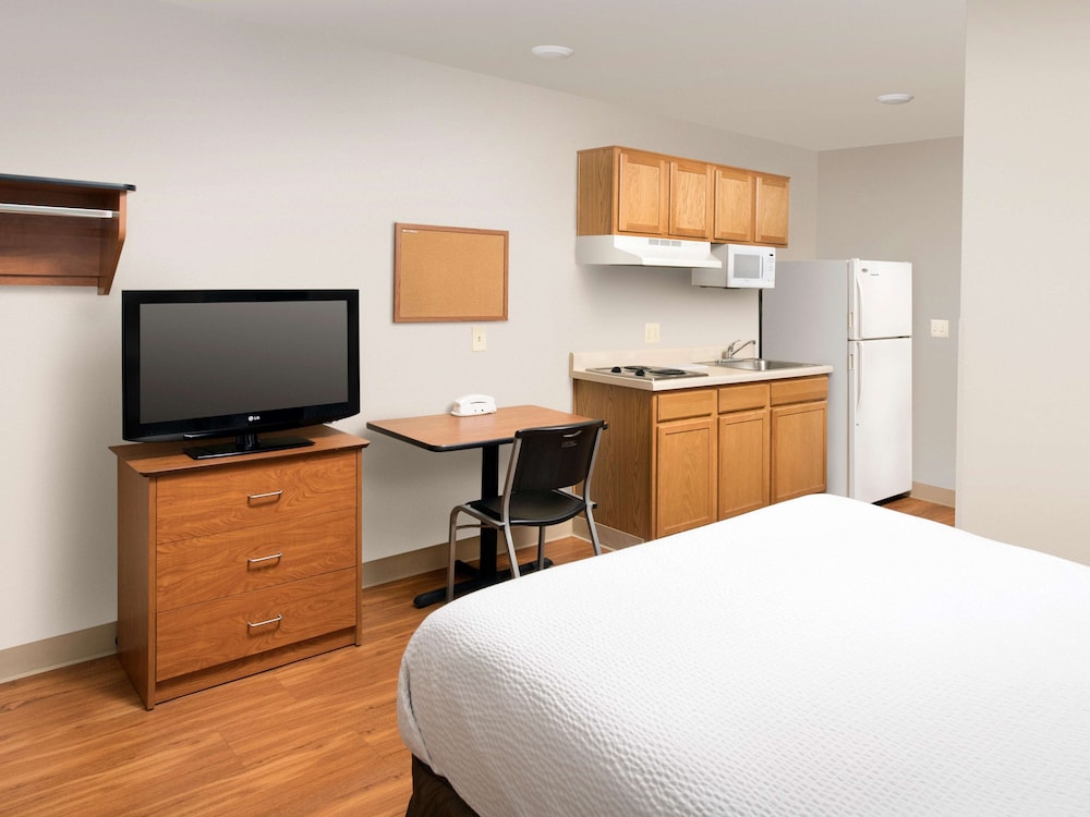 Studio 6 Extended Stay Cincinnati Sharonville OH 32/44