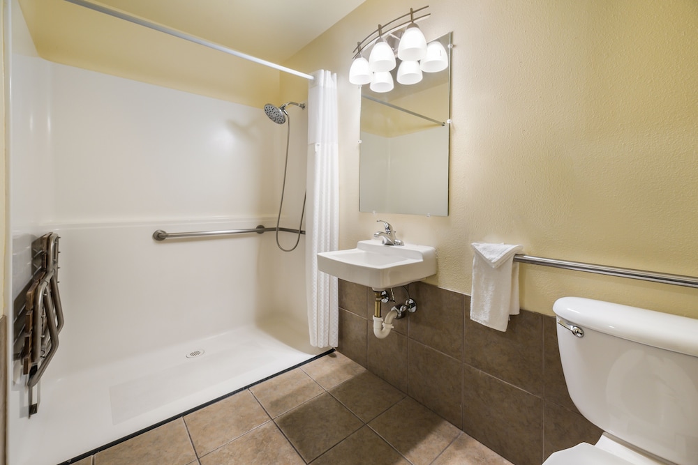 Quality Inn and Suites near NAS Fallon 14/30
