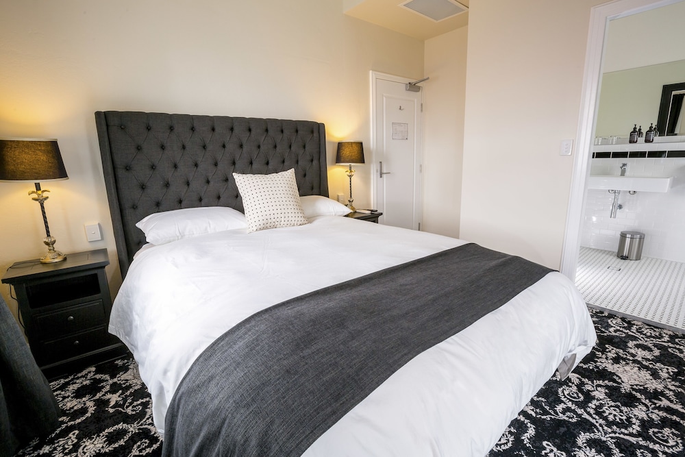 The Commercial Boutique Hotel 8/60