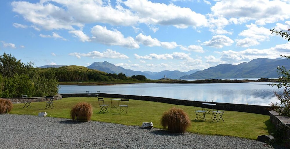 Eilean Iarmain Hotel 2/35