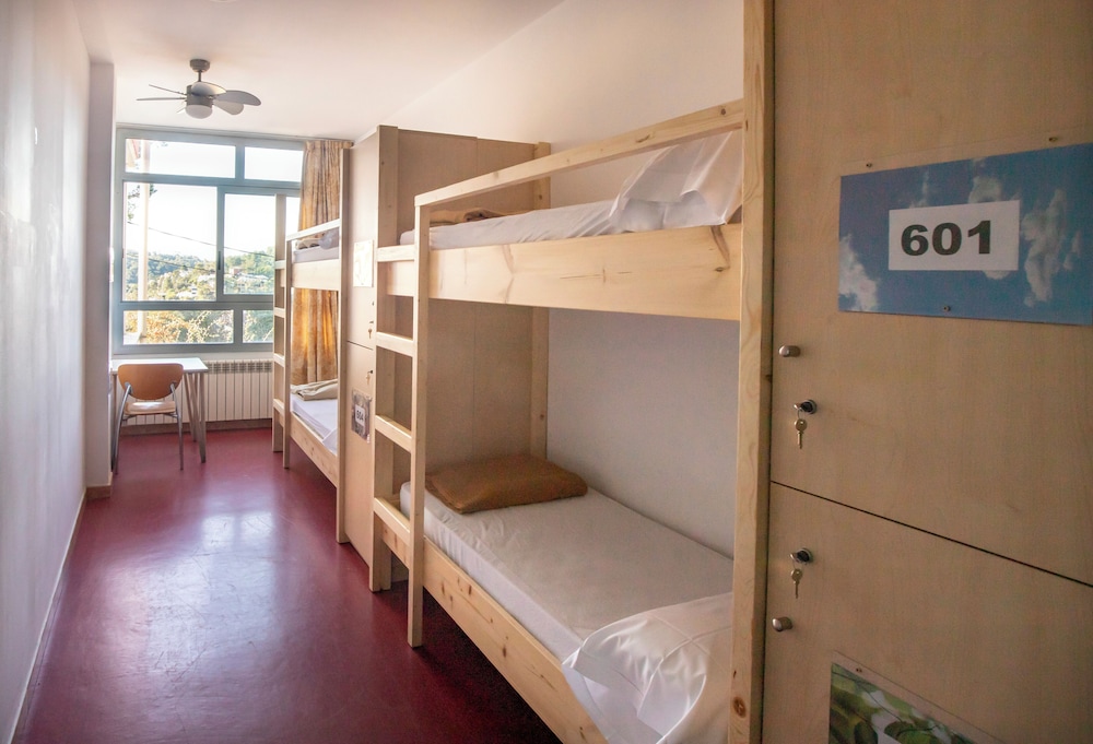 Inout Hostel 16/50