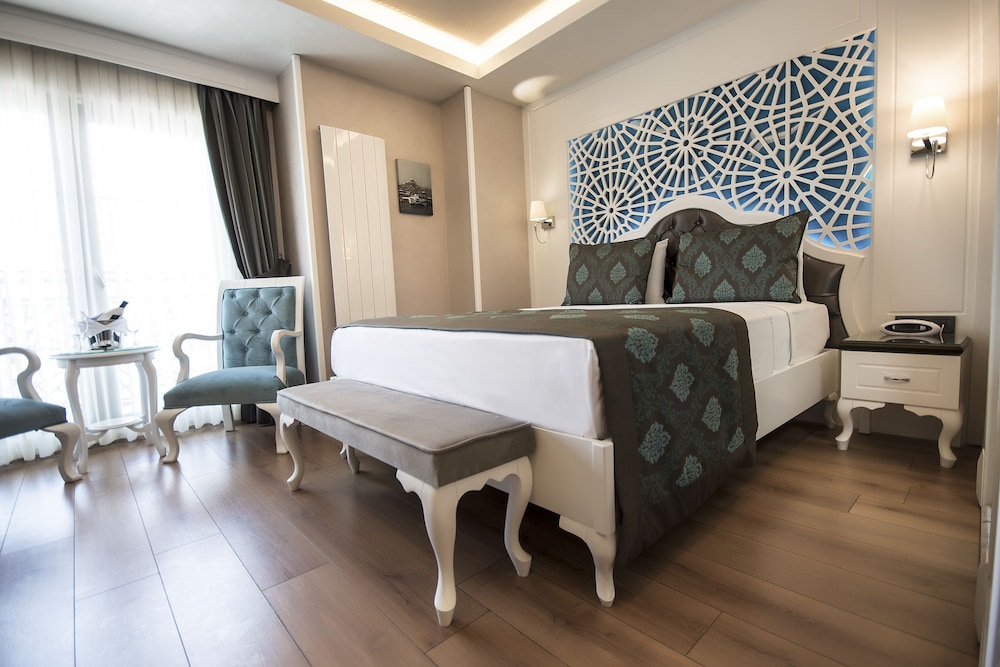 Antusa Palace Hotel 30/65