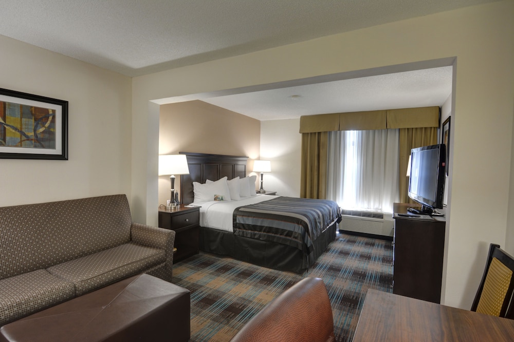 Spark by Hilton Charlotte Tyvola I-77 32/46