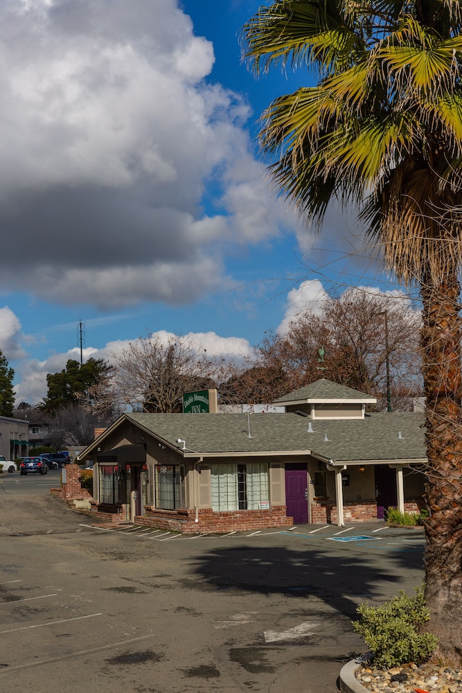 Diablo Mountain Inn 61/66