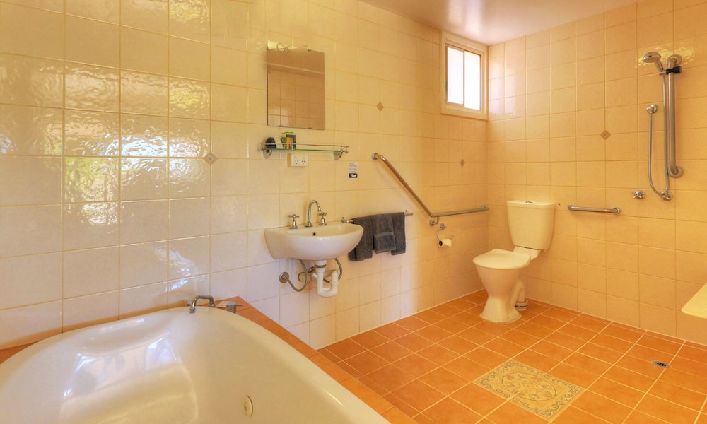 Best Western Halls Creek Motel 46/48