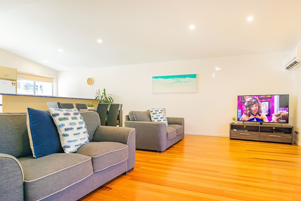 THE OBSERVATORY HOLIDAY APARTMENTS 33/40