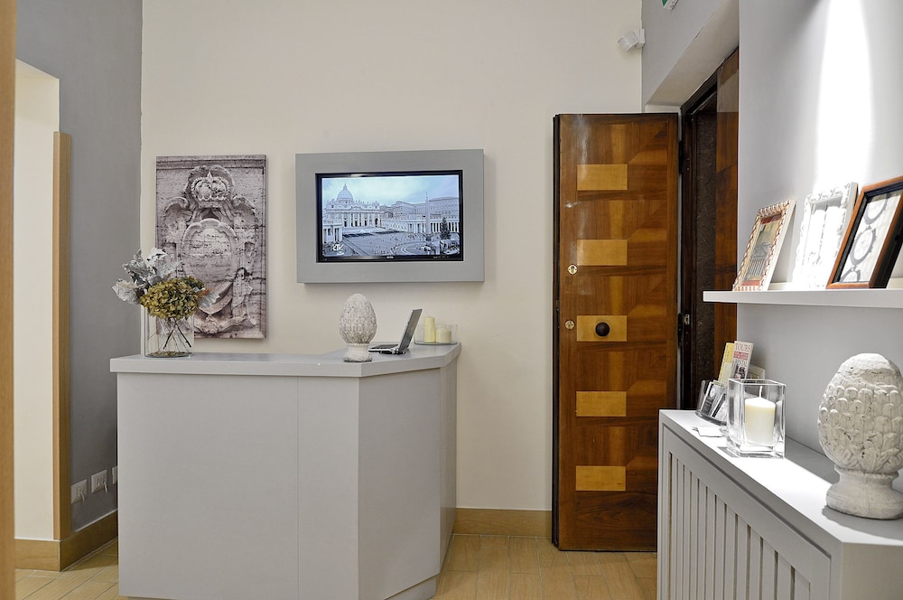 94rooms Vatican Vigliena 17/71