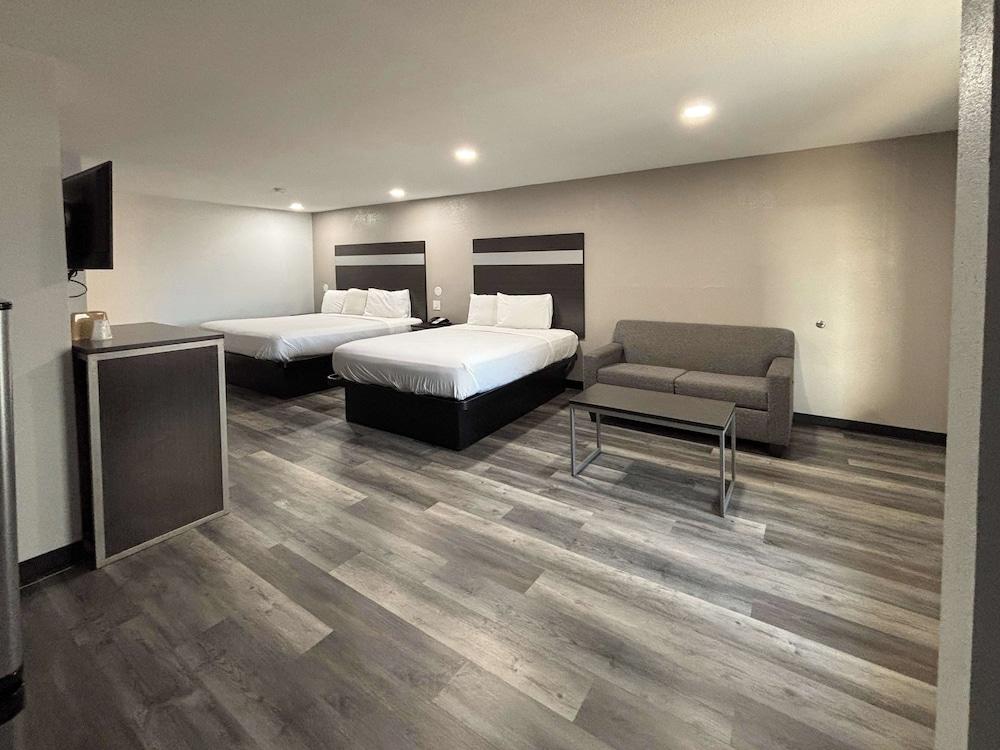 Standard, Multiple Beds