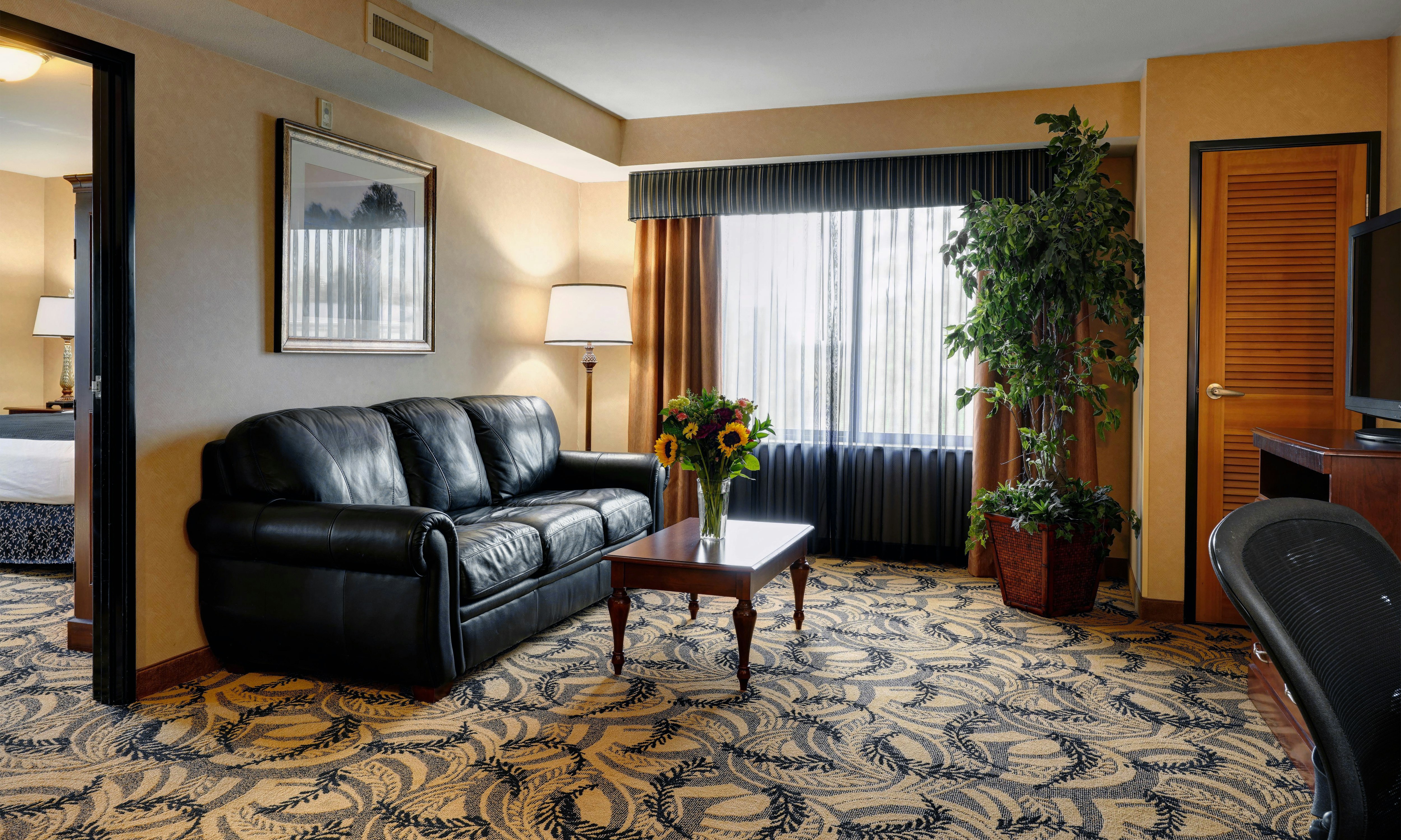 Grand Hotel At Bridgeport 33/54