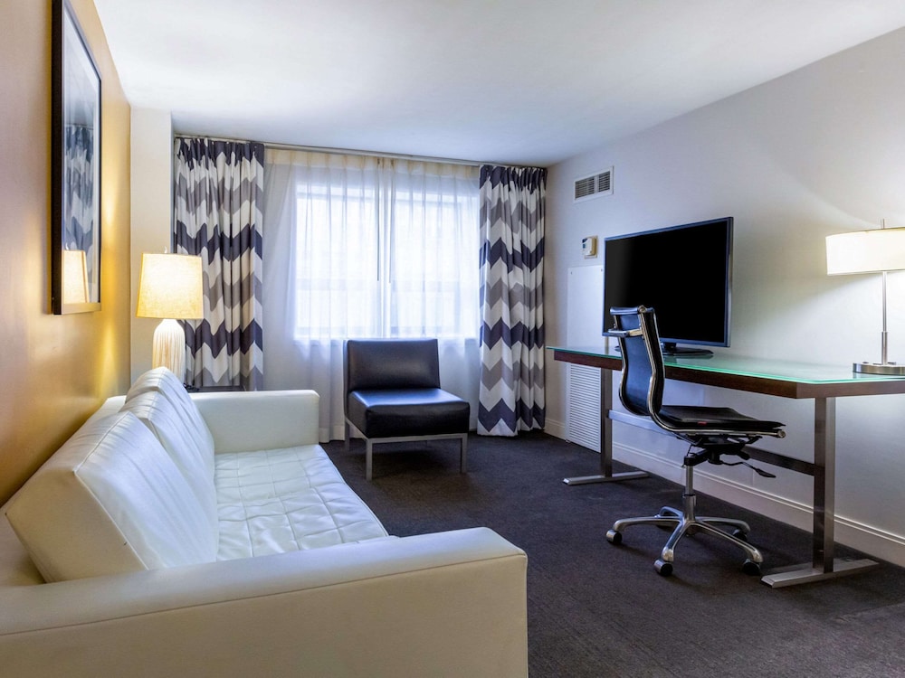 Comfort Inn & Suites Baltimore Inner Harbor 22/39
