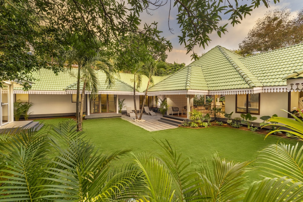 Heritage Village Club 42/50
