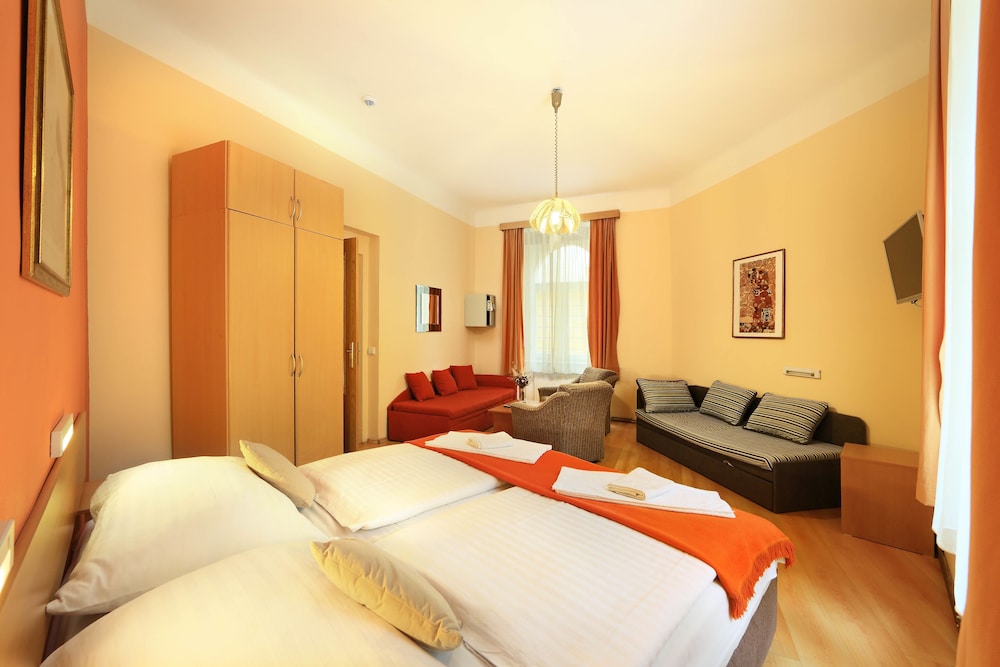 Hotel Golden City Garni 36/55