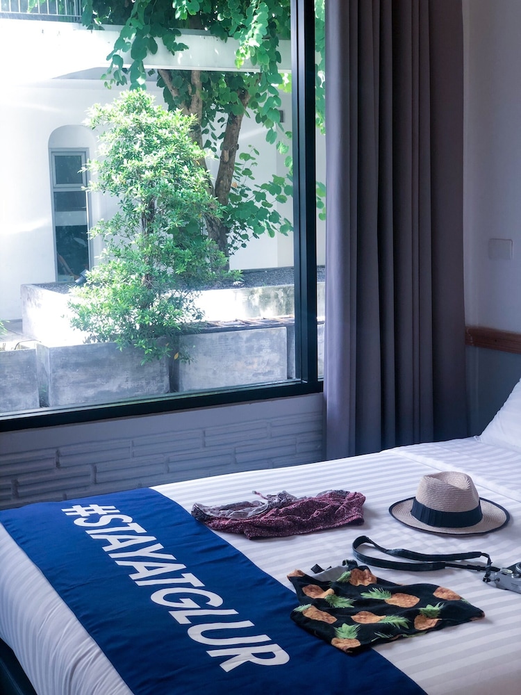 Glur Phuket Patong Beach 32/64