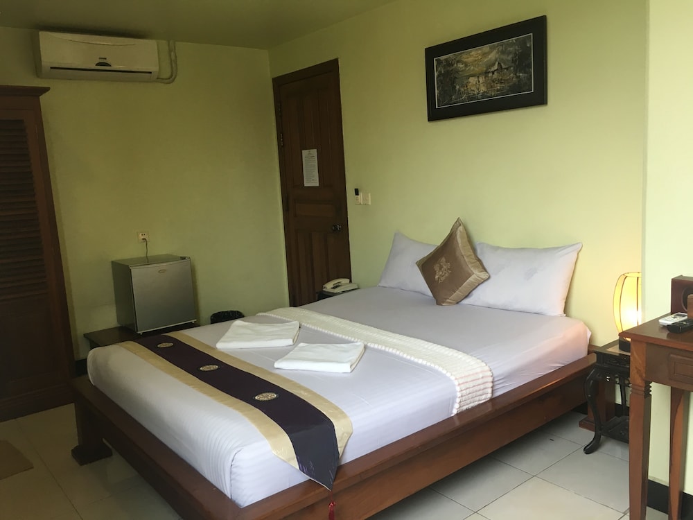 Star Wood Inn 8/40