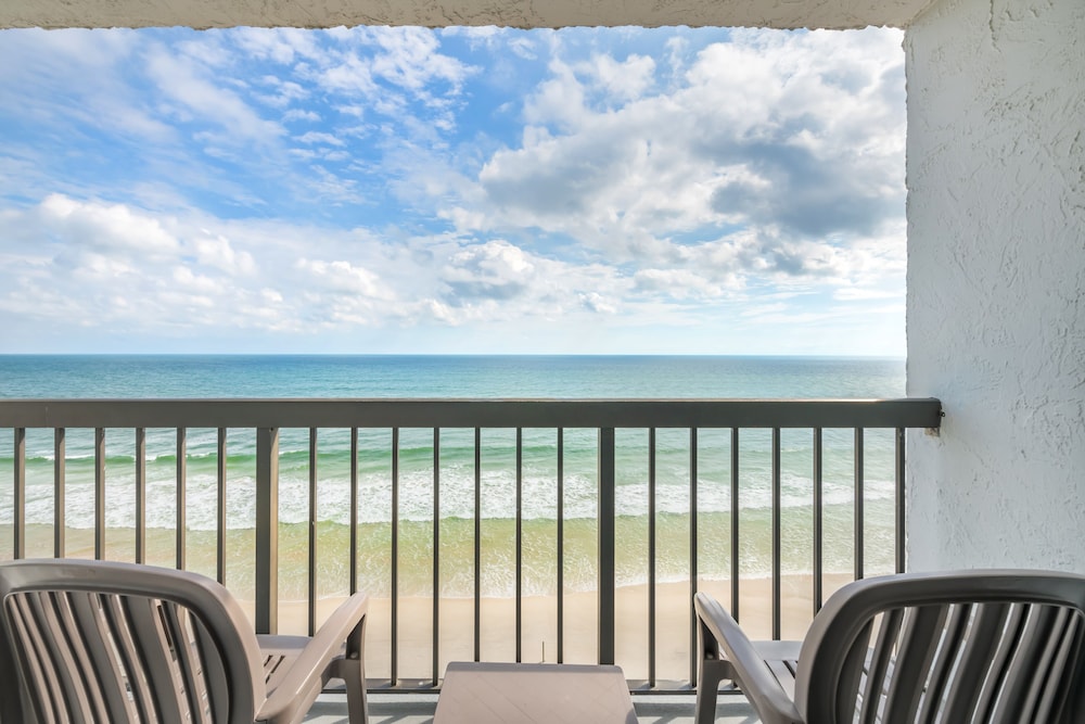 Tropical Winds Resort 43/50