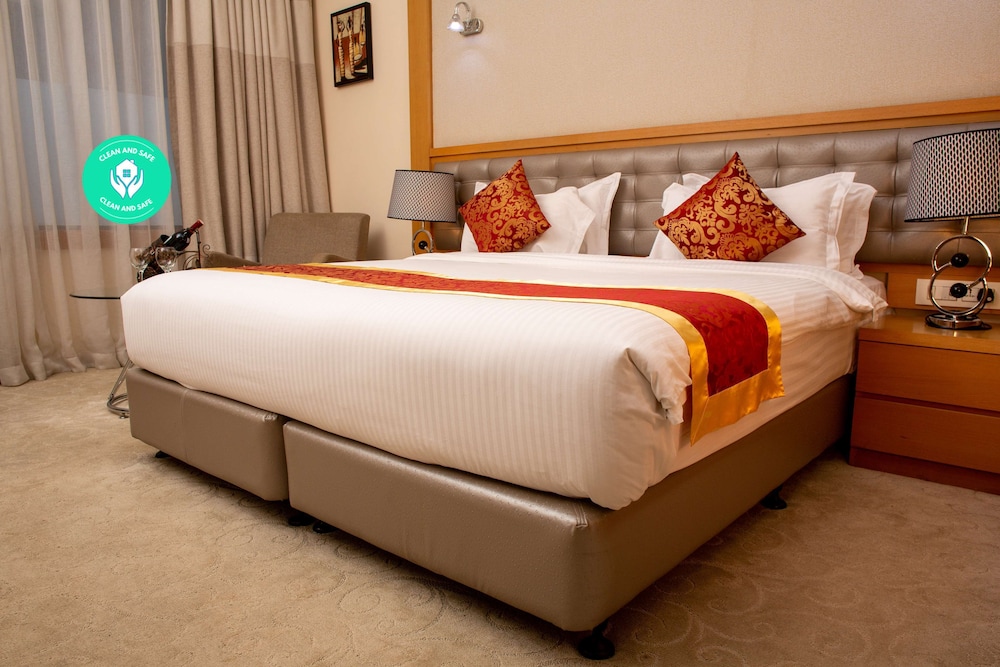 Golden Tulip Westlands Nairobi 27/75