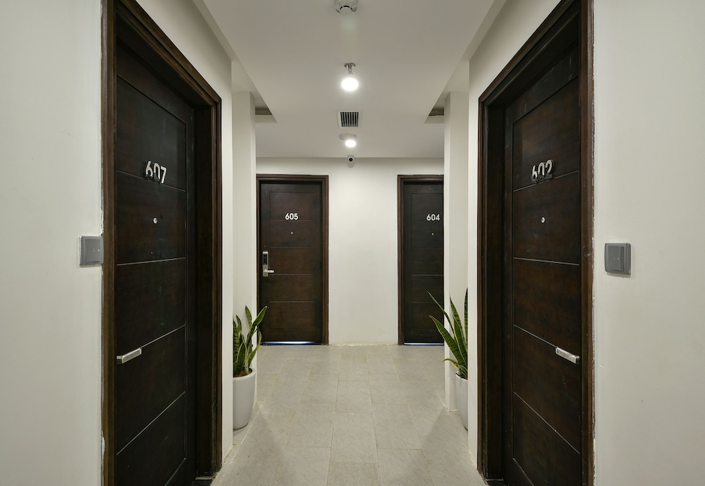 The Marron Hotel 29/50
