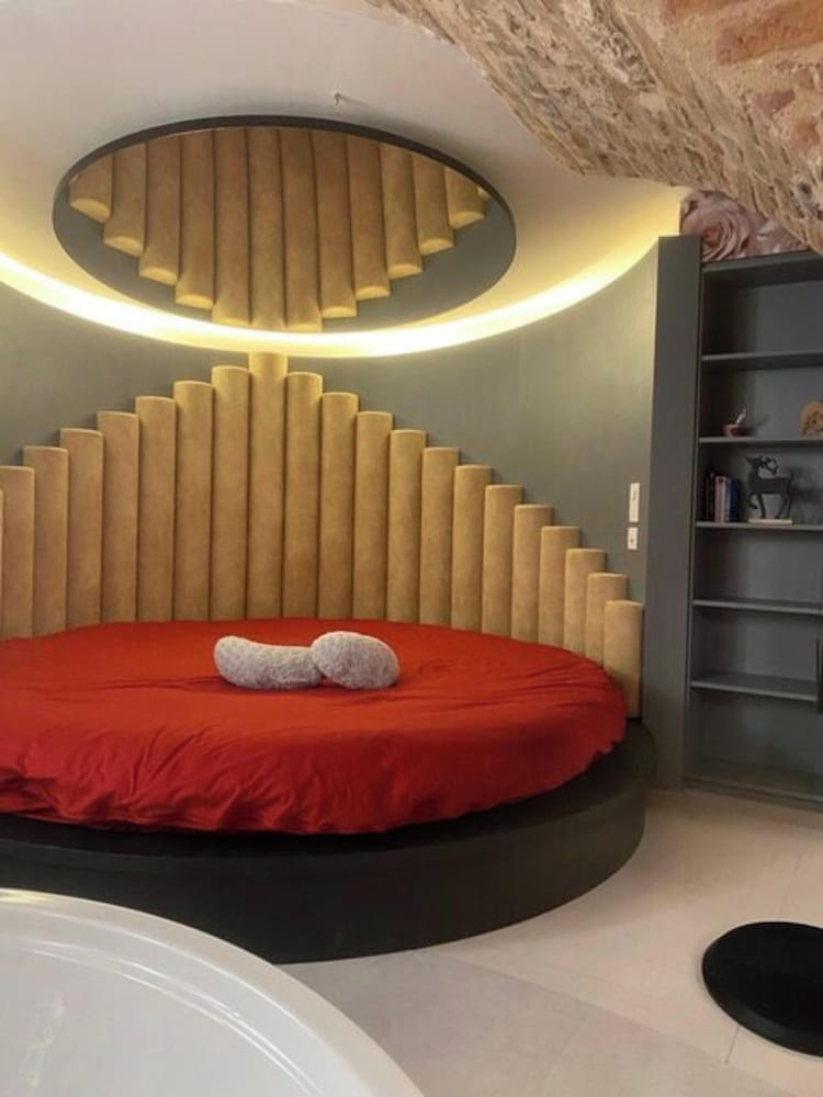 Romantic, Suite, King Bed, No Window, Sofa