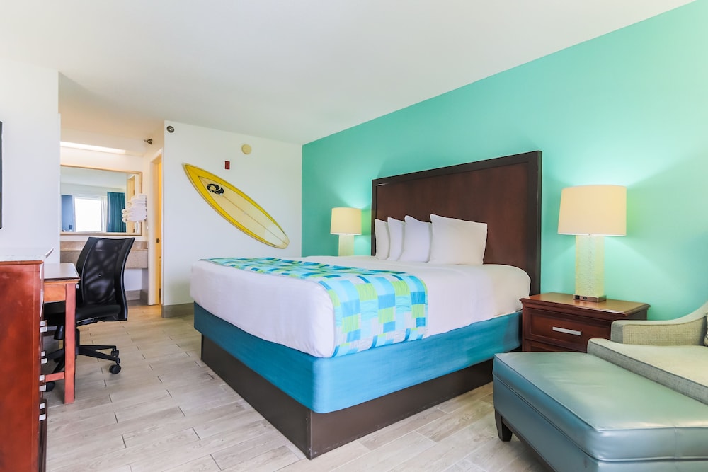 Surf Sand Hotel 7/57